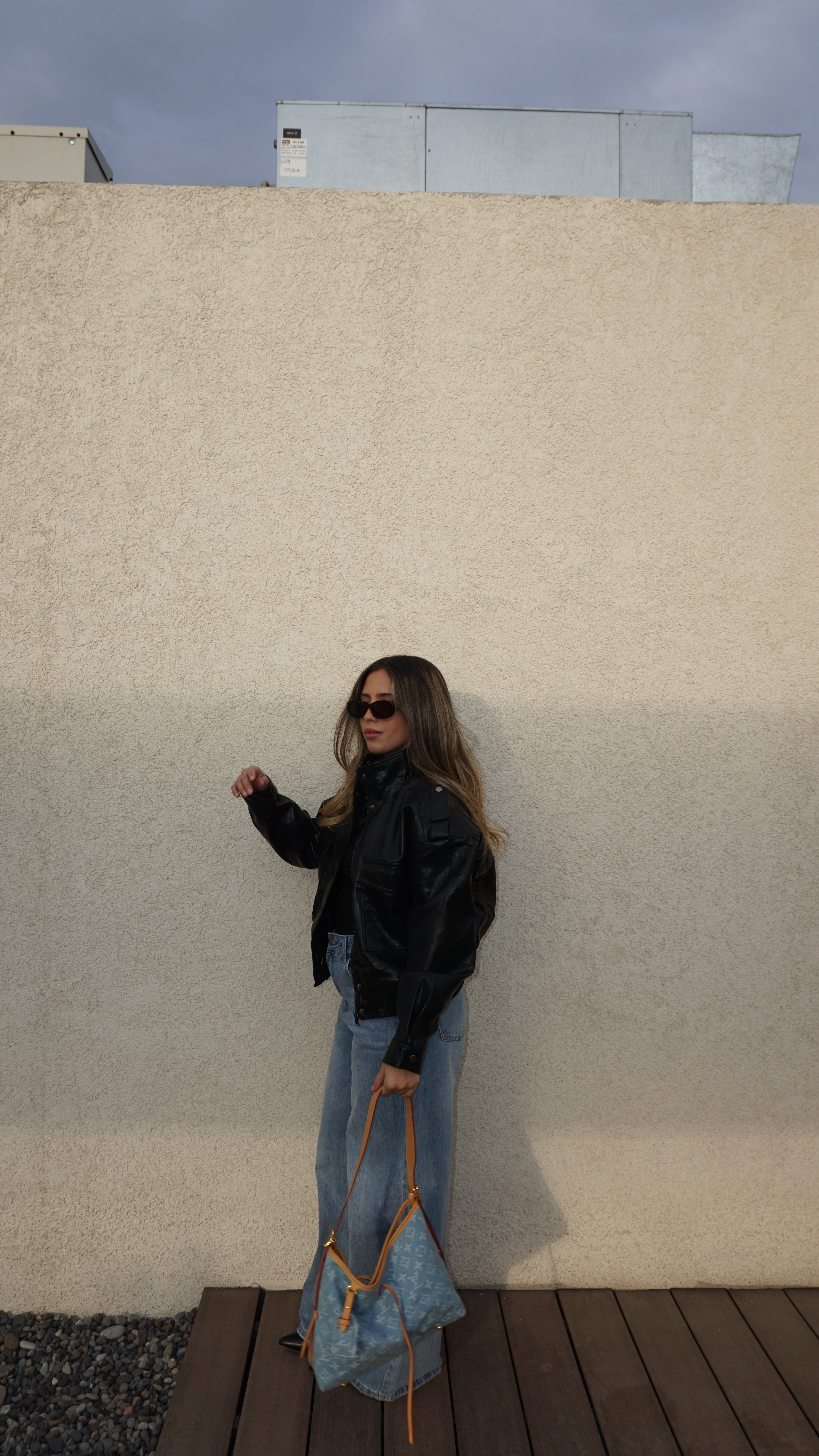 Bomber cuello alto negra