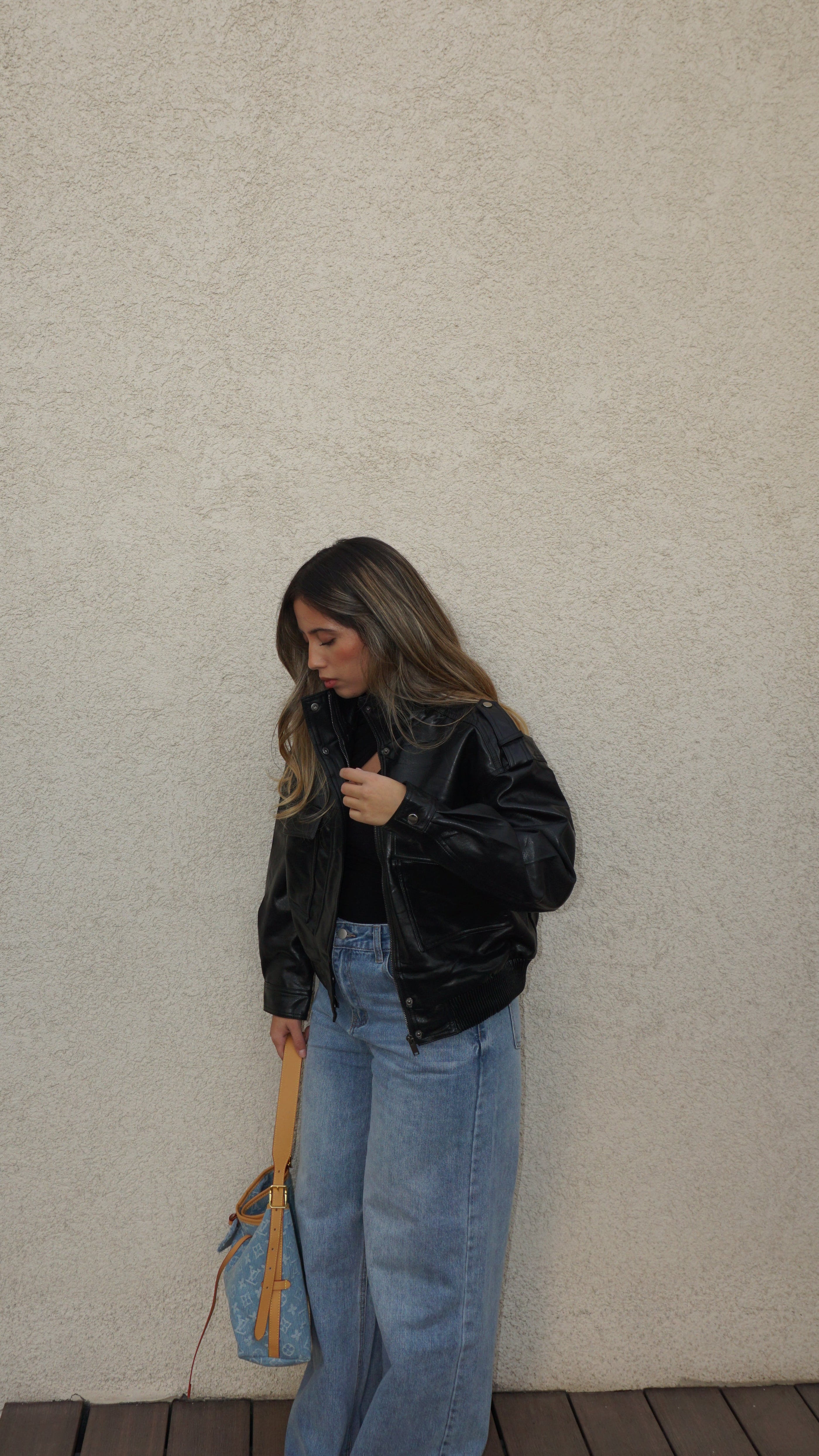 Bomber cuello alto negra