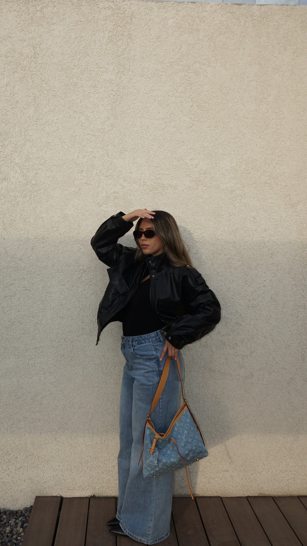 Bomber cuello alto negra