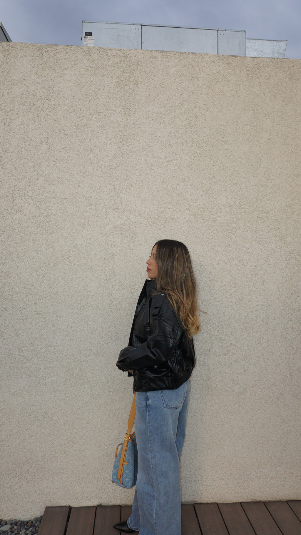 Bomber cuello alto negra
